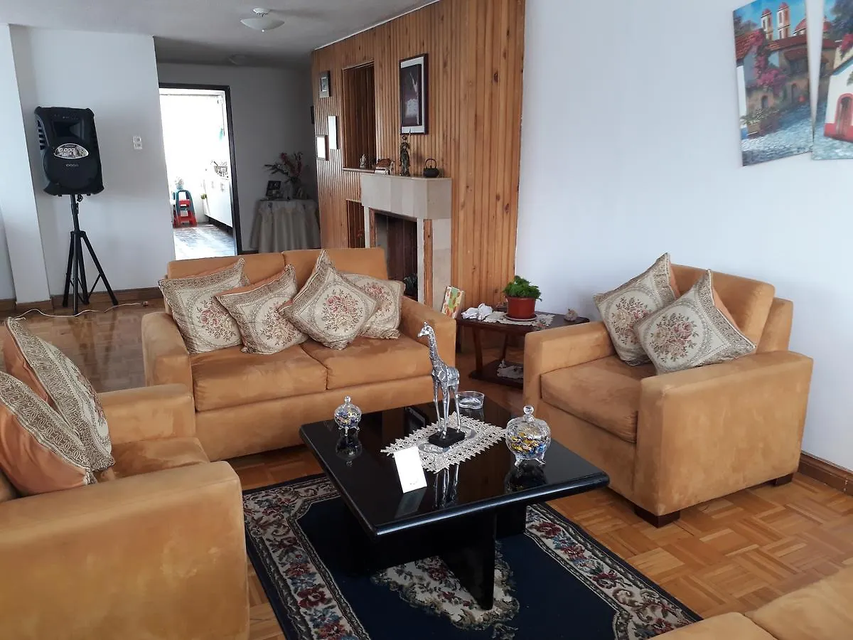 Mi Casa Fuera De Casa Bed & Breakfast Quito